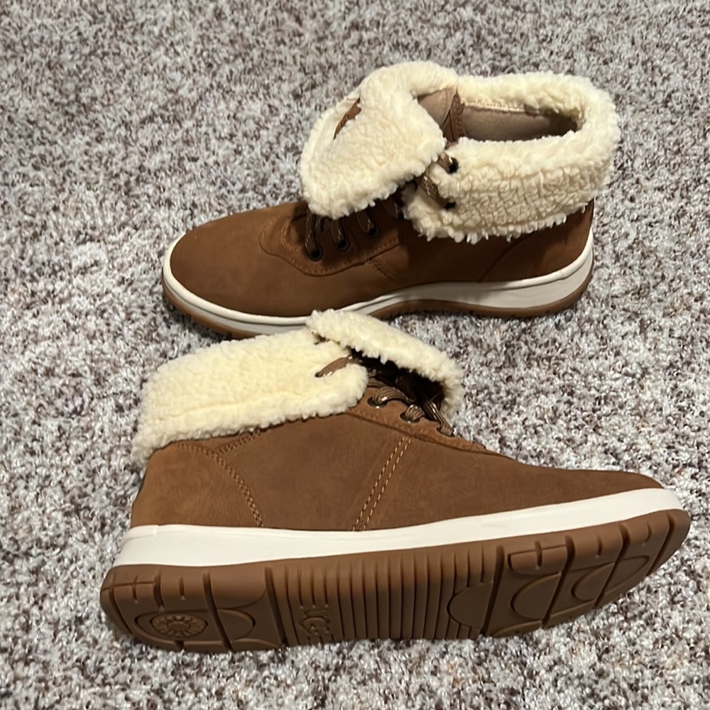 UGG Chestnut Brown Shearling-Lined Winter Boots - Picture 2 of 8